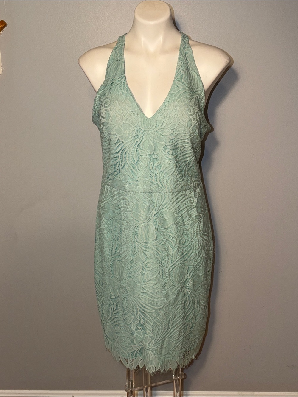Guess Ladies Mint Green Sleeveless V Neck Lace Bodycon Dress Size 16.